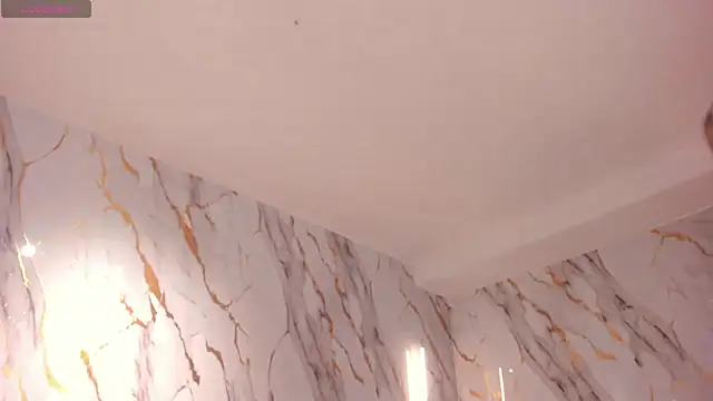 HannaConnor  online show from 02.17.25