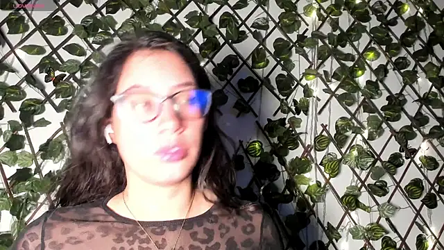 CoralineSanchez online show from 11.15.25