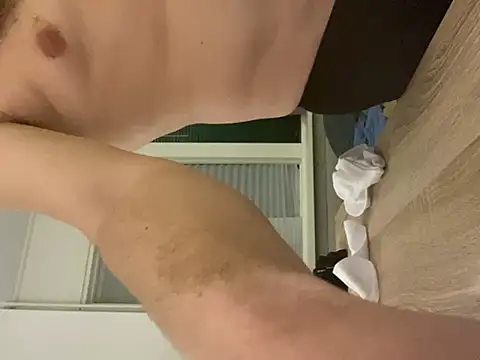 Snapshot of feetlover3611 chatting on 12.14.24 feetlover3611 online show from 12.14.24