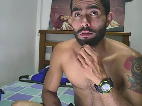 Snapshot of hideonbush051 chatting on 10.05.25 hideonbush051 online show from 10.05.25