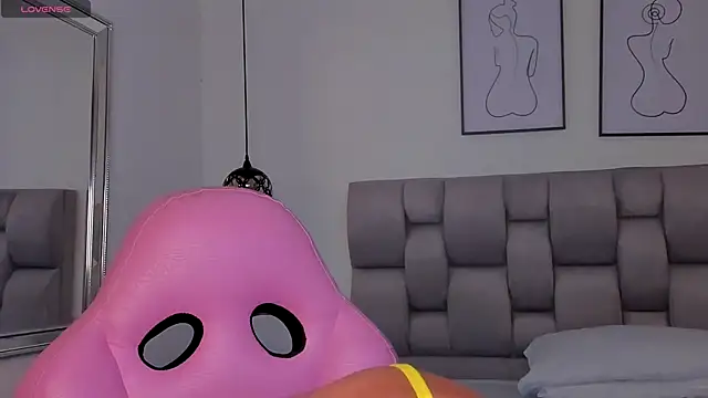 Susan-Sweet-7 online show from 11.18.25