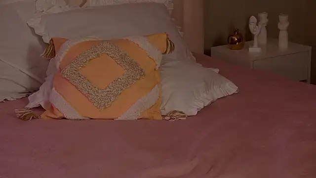  F R A U  online show from 02.03.26