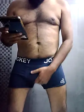 Snapshot of Daddy_inurhouse chatting on 11.08.25 Daddy inurhouse online show from 11.08.25