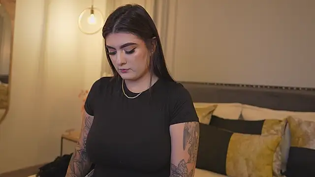 IrisBaker online show from 03.02.26