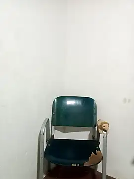 Snapshot of Mrdetonador chatting on 10.05.25 Mrdetonador online show from 10.05.25