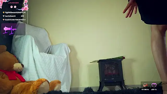 Snapshot of Finibondi chatting on 01.05.25 Finibondi online show from 01.05.25