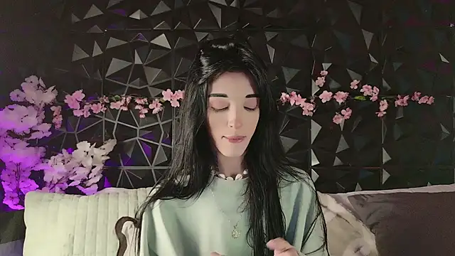 Snapshot of Finibondi chatting on 09.28.25 Finibondi online show from 09.28.25