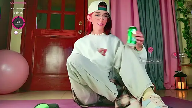 Snapshot of Finibondi chatting on 12.21.25 Finibondi online show from 12.21.25