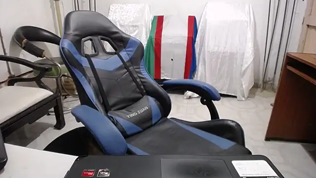 yohatinelly07 online show from 11.23.25