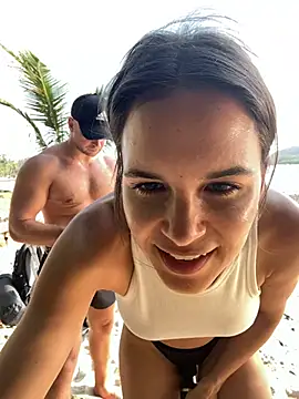 Snapshot of JuicyFruits93 chatting on 02.06.25 JuicyFruits93 online show from 02.06.25