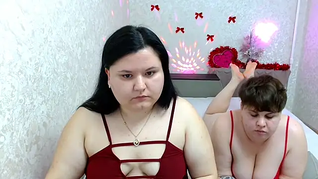 Snapshot of BeckyAndHellen chatting on 12.29.24 BeckyAndHellen online show from 12.29.24