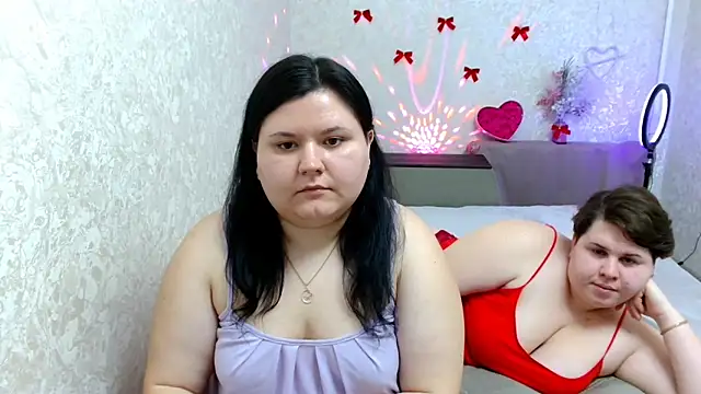 Snapshot of BeckyAndHellen chatting on 02.11.25 BeckyAndHellen online show from 02.11.25