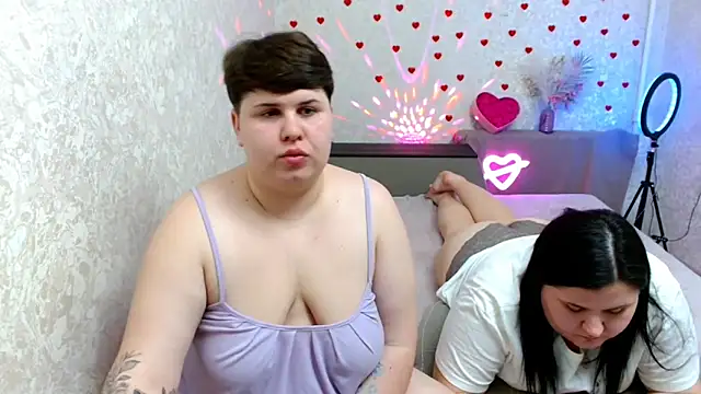 Snapshot of BeckyAndHellen chatting on 02.23.25 BeckyAndHellen online show from 02.23.25