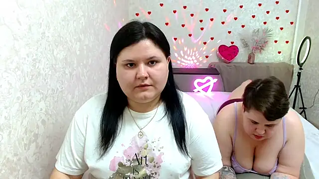 Snapshot of BeckyAndHellen chatting on 02.27.25 BeckyAndHellen online show from 02.27.25