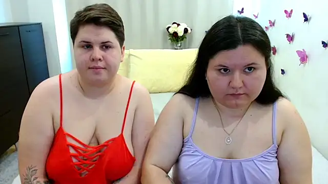 Snapshot of BeckyAndHellen chatting on 09.10.25 BeckyAndHellen online show from 09.10.25