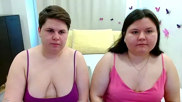 Snapshot of BeckyAndHellen chatting on 09.18.25 BeckyAndHellen online show from 09.18.25