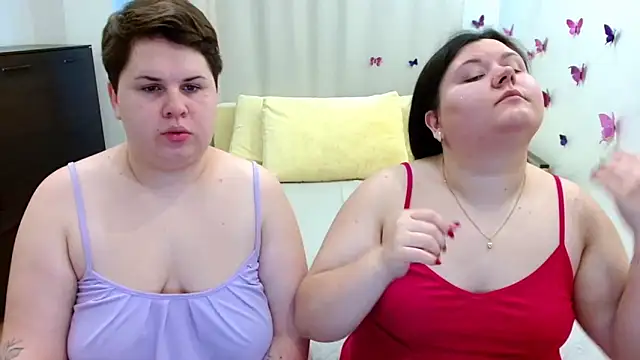 Snapshot of BeckyAndHellen chatting on 09.28.25 BeckyAndHellen online show from 09.28.25