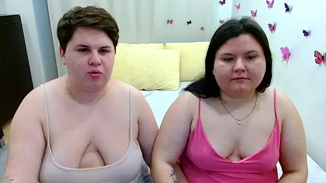 Snapshot of BeckyAndHellen chatting on 10.04.25 BeckyAndHellen online show from 10.04.25