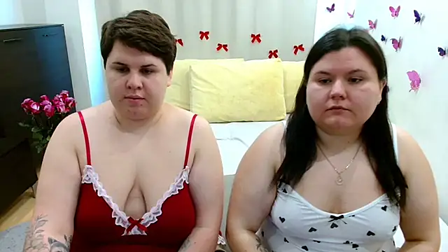 Snapshot of BeckyAndHellen chatting on 10.13.25 BeckyAndHellen online show from 10.13.25