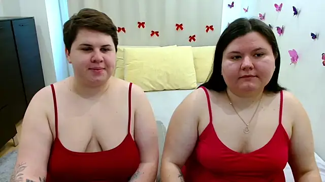 Snapshot of BeckyAndHellen chatting on 10.16.25 BeckyAndHellen online show from 10.16.25