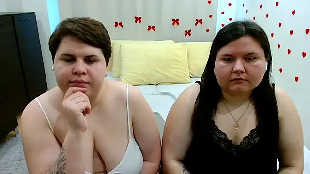 Snapshot of BeckyAndHellen chatting on 10.17.25 BeckyAndHellen online show from 10.17.25