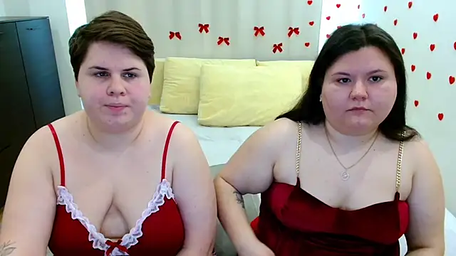 Snapshot of BeckyAndHellen chatting on 10.18.25 BeckyAndHellen online show from 10.18.25