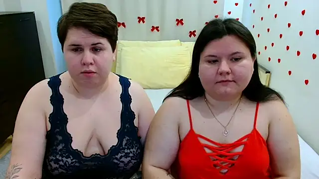 Snapshot of BeckyAndHellen chatting on 10.19.25 BeckyAndHellen online show from 10.19.25