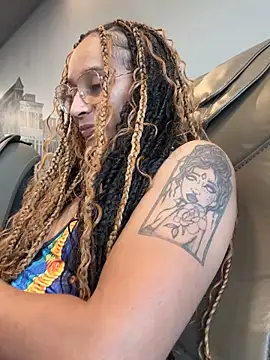 Shuggabutt online show from 09.18.25