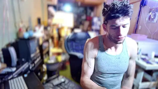 Snapshot of savageconfidence chatting on 10.04.25 savageconfidence online show from 10.04.25