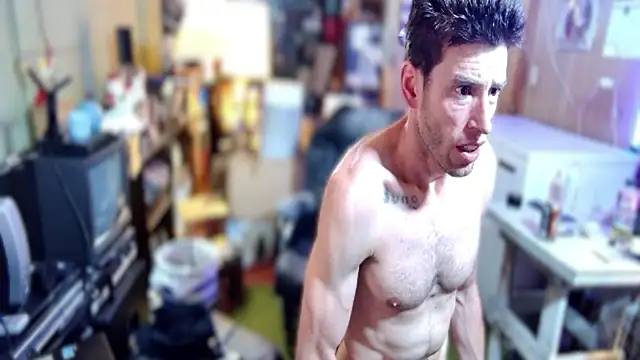 Snapshot of savageconfidence chatting on 10.11.25 savageconfidence online show from 10.11.25