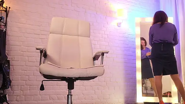 Nylon Legs online show from 11.07.25