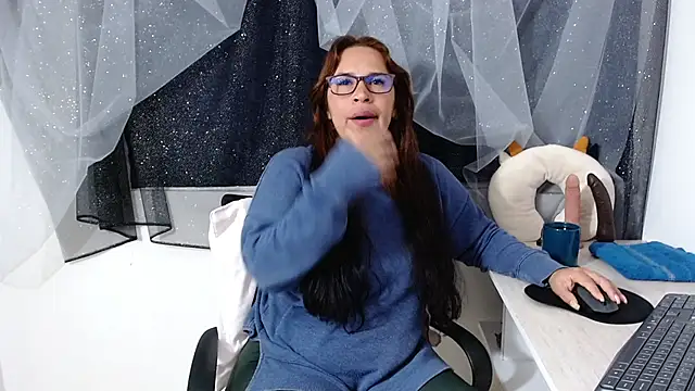 Abril Bianchi online show from 01.06.25