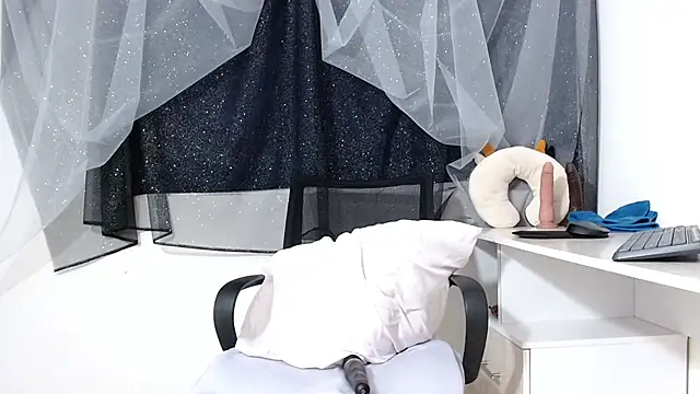 Abril Bianchi online show from 01.07.25