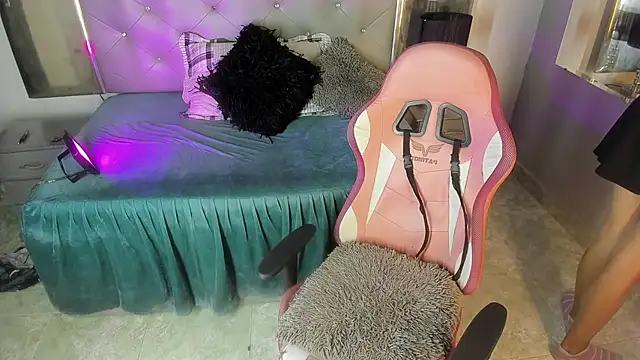 Snapshot of Loremhotsex chatting on 09.14.25 Loremhotsex online show from 09.14.25