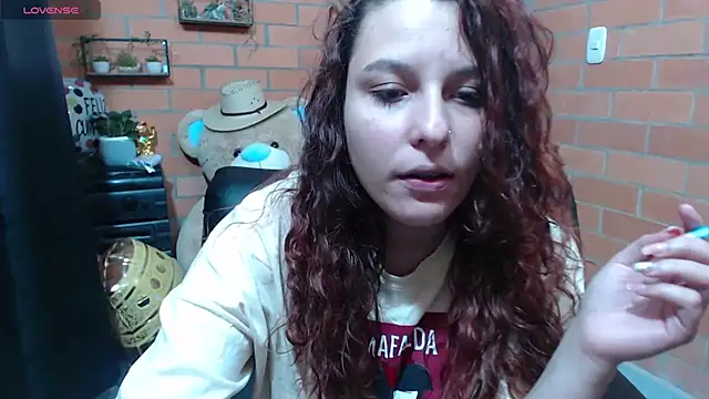 Snapshot of alexia_87 chatting on 10.25.25 alexia 87 online show from 10.25.25