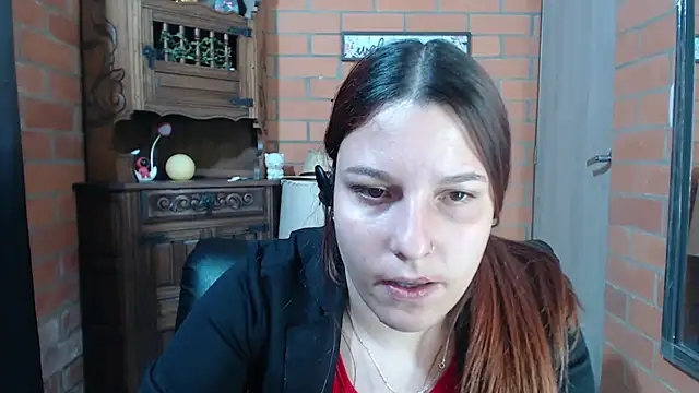 Snapshot of alexia_87 chatting on 11.25.25 alexia 87 online show from 11.25.25