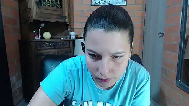 Snapshot of alexia_87 chatting on 11.27.25 alexia 87 online show from 11.27.25