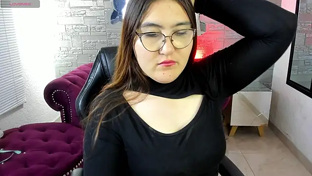 conniejames m online show from 10.04.25