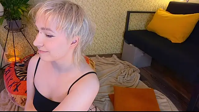 EmmyAmbros online show from 11.17.25