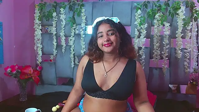 Sofia Hernandez  online show from 12.07.24