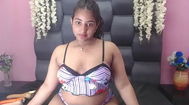 Sofia Hernandez  online show from 02.01.25