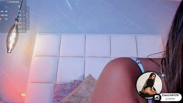 danii hill  online show from 11.05.25