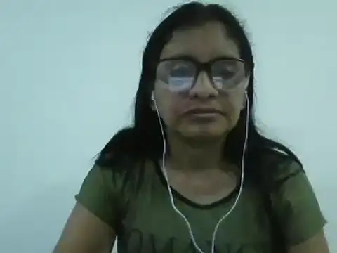 Snapshot of titssmall123 chatting on 02.01.25 titssmall123 online show from 02.01.25