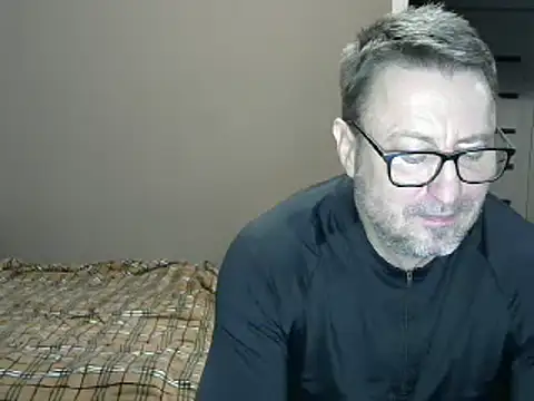 Snapshot of HarrySnake chatting on 12.16.24 HarrySnake online show from 12.16.24