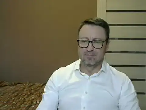 Snapshot of HarrySnake chatting on 12.25.24 HarrySnake online show from 12.25.24