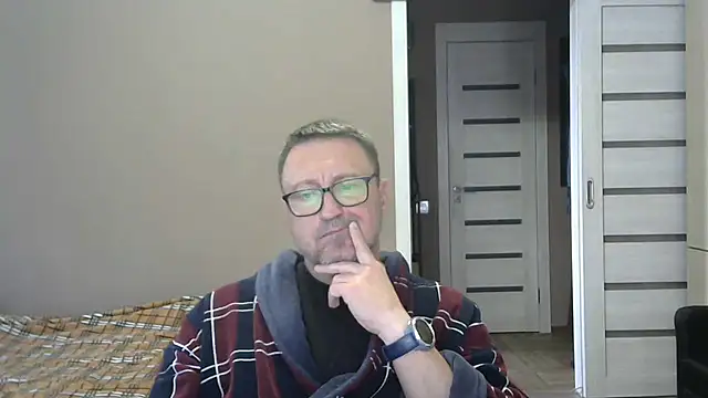 Snapshot of HarrySnake chatting on 03.21.25 HarrySnake online show from 03.21.25