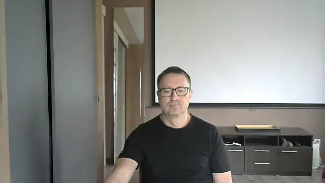 Snapshot of HarrySnake chatting on 10.09.25 HarrySnake online show from 10.09.25