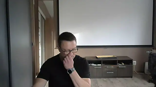 Snapshot of HarrySnake chatting on 11.07.25 HarrySnake online show from 11.07.25