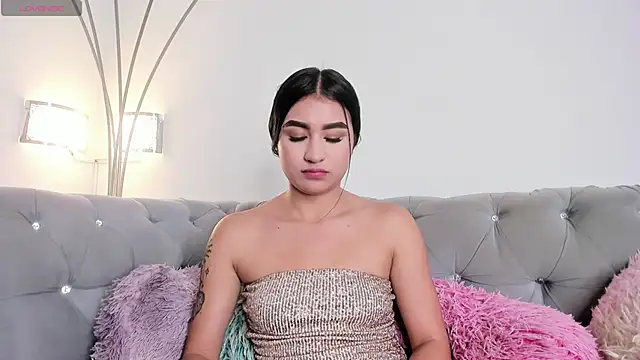 Snapshot of Zayda_1 chatting on 12.31.24 Zayda 1 online show from 12.31.24