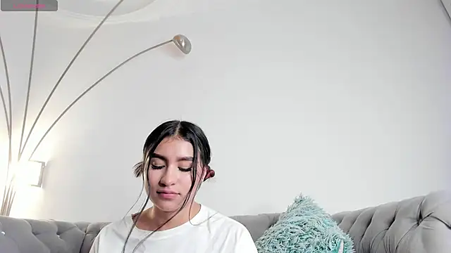 Snapshot of Zayda_1 chatting on 01.12.25 Zayda 1 online show from 01.12.25